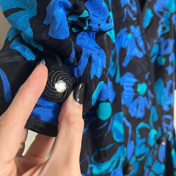 Vintage 80s Silk Floral Blue and Black Blazer with Rhinestone Button and Bow 1 - Picture 6 of 15
